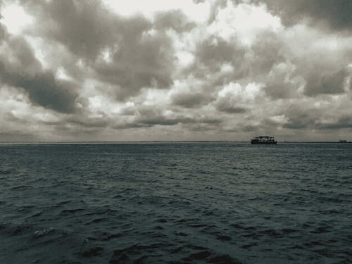 Gratis Fotos de stock gratuitas de barca, cielo nublado, embarcación Foto de stock
