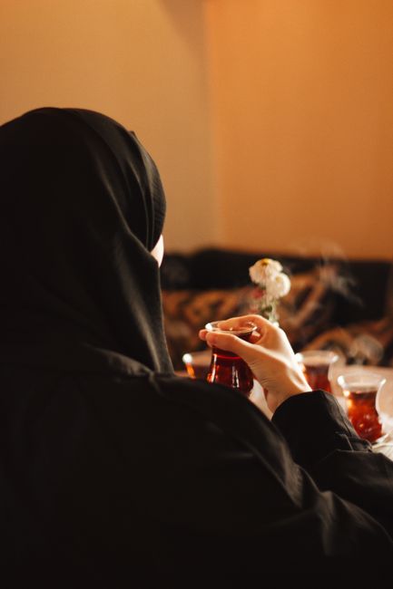 Tren Hijab & Gamis Turki Terbaru: Apa yang Sedang Populer? Tren Hijab & Gamis Turki Terbaru: Apa yang Sedang Populer?