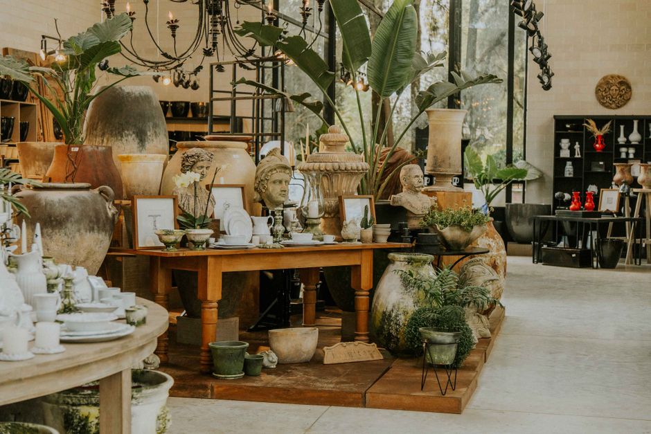 Understanding the Pottery Barn Aesthetic: The Key to Pottery Barn Lookalike Furniture