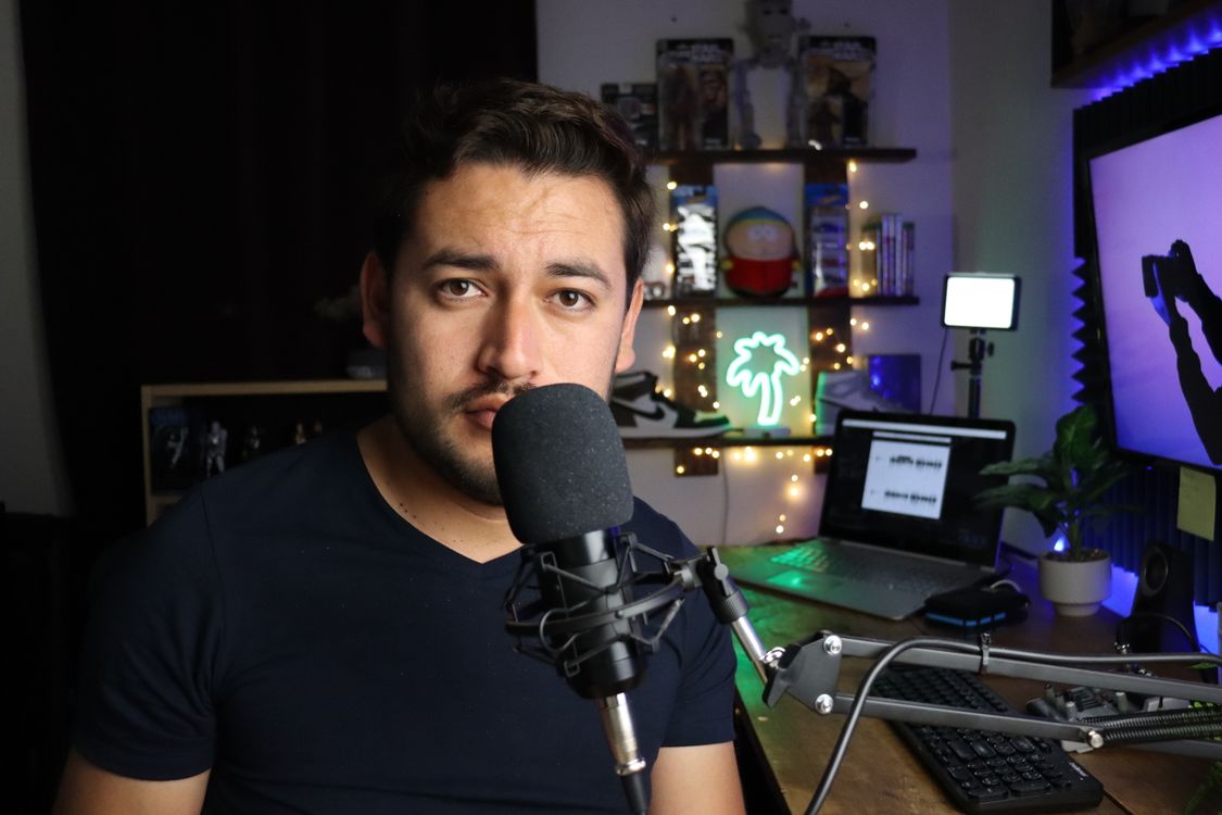 podcaster home studio microphone