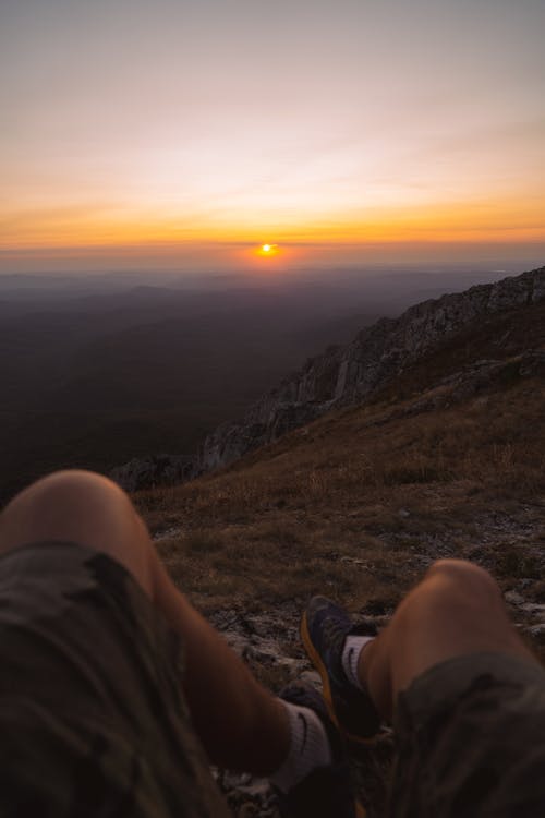 Darmowe zdjęcie z galerii z mężczyzna, niebo, nogi