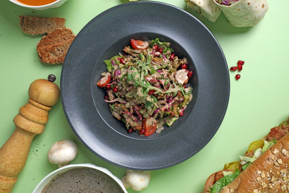 colorful vegan brunch spread with fresh vegetables - brunch near Andersonville Chicago colorful vegan brunch spread with fresh vegetables - brunch near Andersonville Chicago