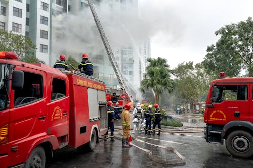 Immagine gratuita di autopompe, edificio residenziale, emergenza