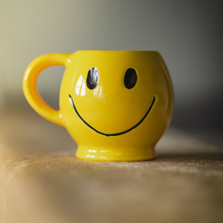 Tasse Années 70 Smiley Jaune