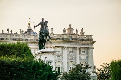 Foto d'estoc gratuïta de a l'aire lliure, arquitectura, bronze