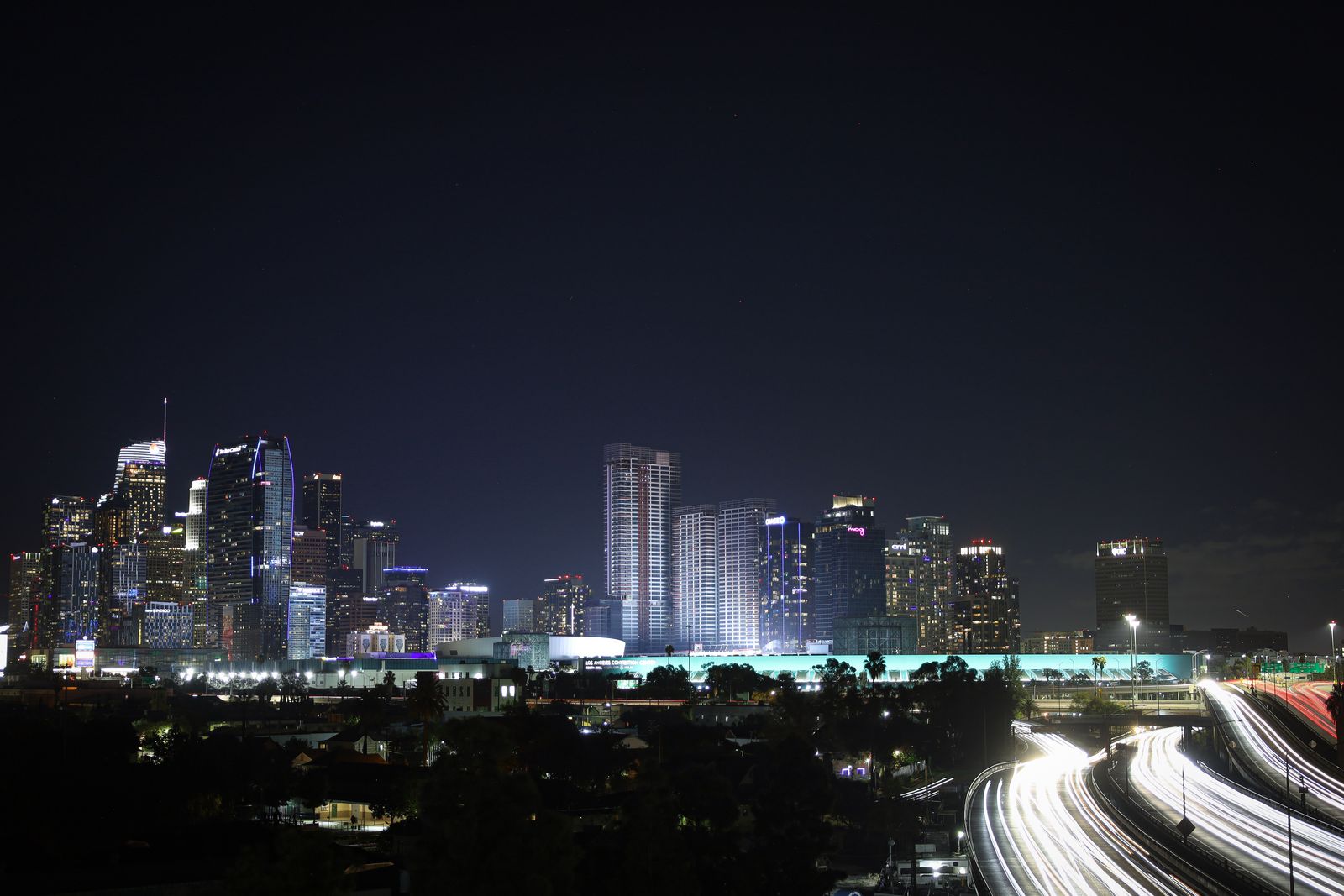 Đường chân trời Los Angeles về đêm