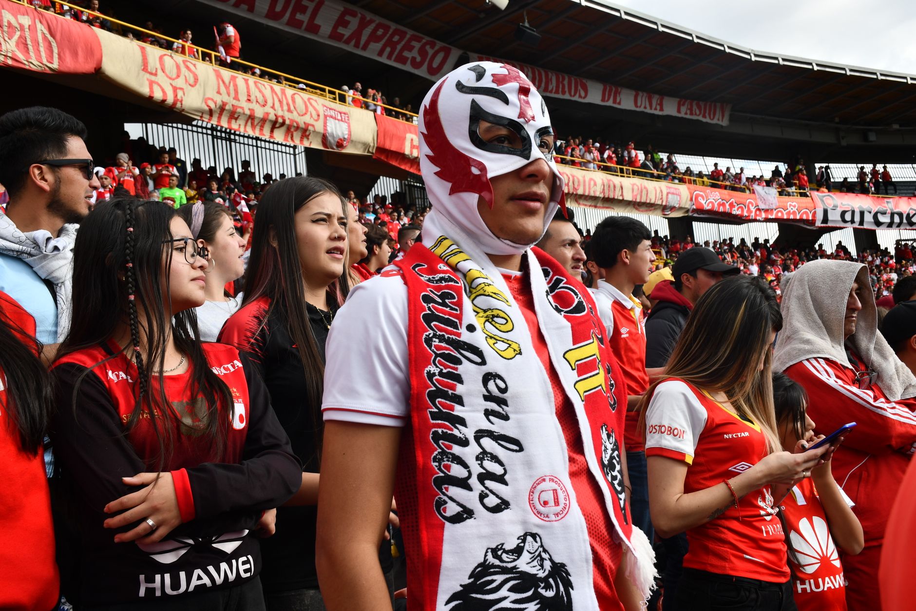 Mexican fans wage psychological war on Ecuador ahead of high-stakes World Cup clash