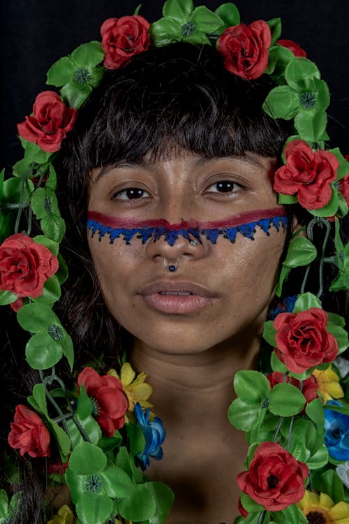 Kostnadsfri bild av ansikte, blommor, kvinna
