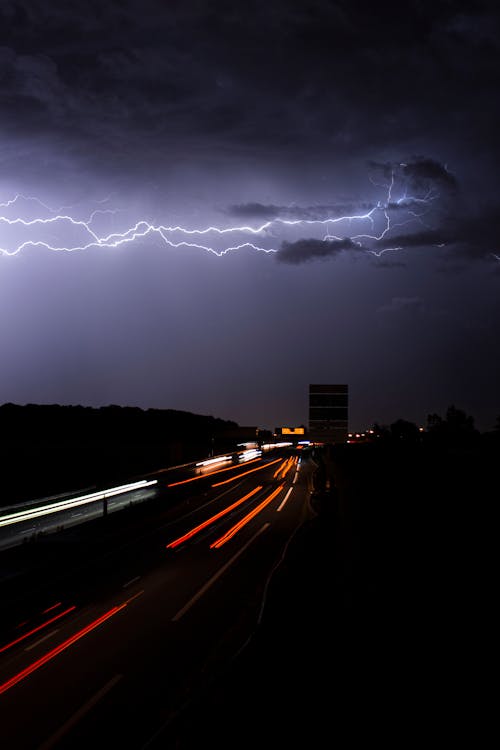 Fotobanka s bezplatnými fotkami na tému blesky, búrka, cesta