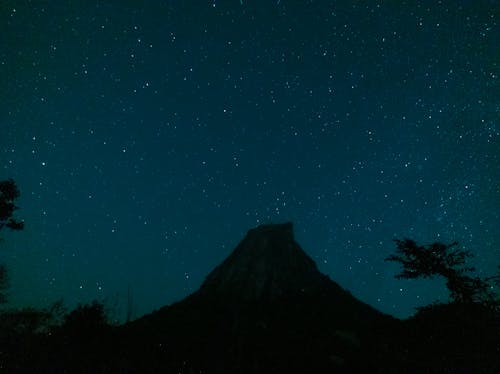 Kostenlos Kostenloses Stock Foto zu astronomie, baum, berg Stock-Foto