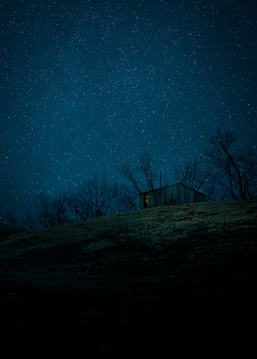 Foto d'estoc gratuïta de cabana de fusta, camp estrella, cel estrellat