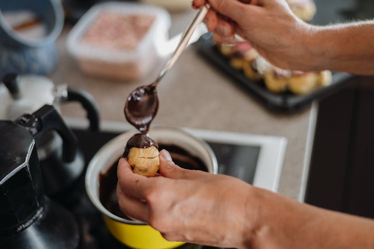 Coating Cookies With Chocolate