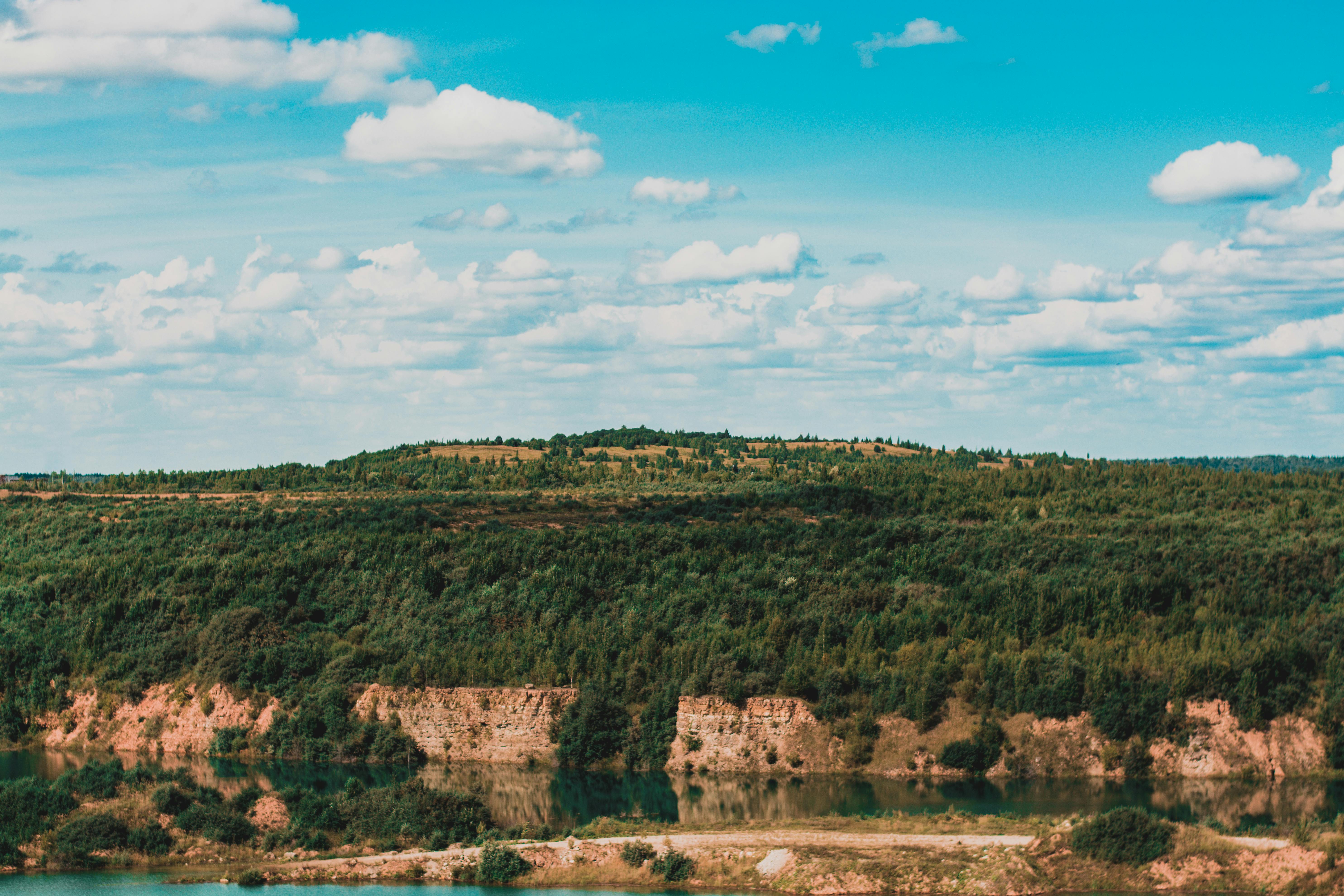 Landscape Photography of Lake and Tree · Free Stock Photo - 500 x 333 jpeg 29kB