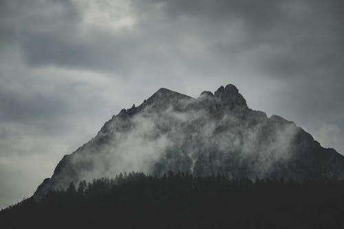 Bezpłatne Darmowe zdjęcie z galerii z czarno-biały, góra, krajobraz Zdjęcie z galerii