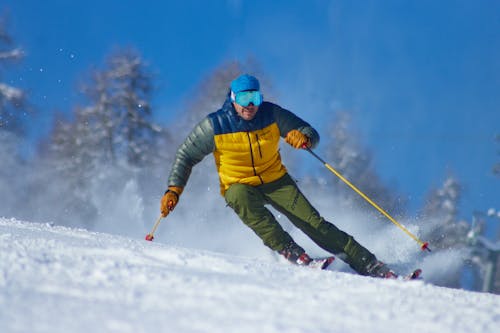 Foto stok gratis bermain ski, jaket, kacamata
