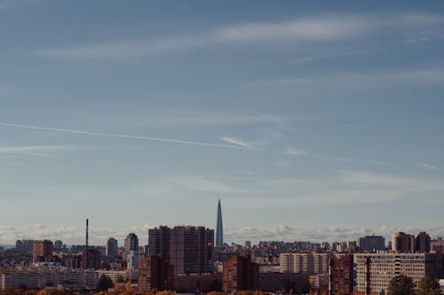 Fotos de stock gratuitas de arquitectura moderna, céntrico, cielo azul