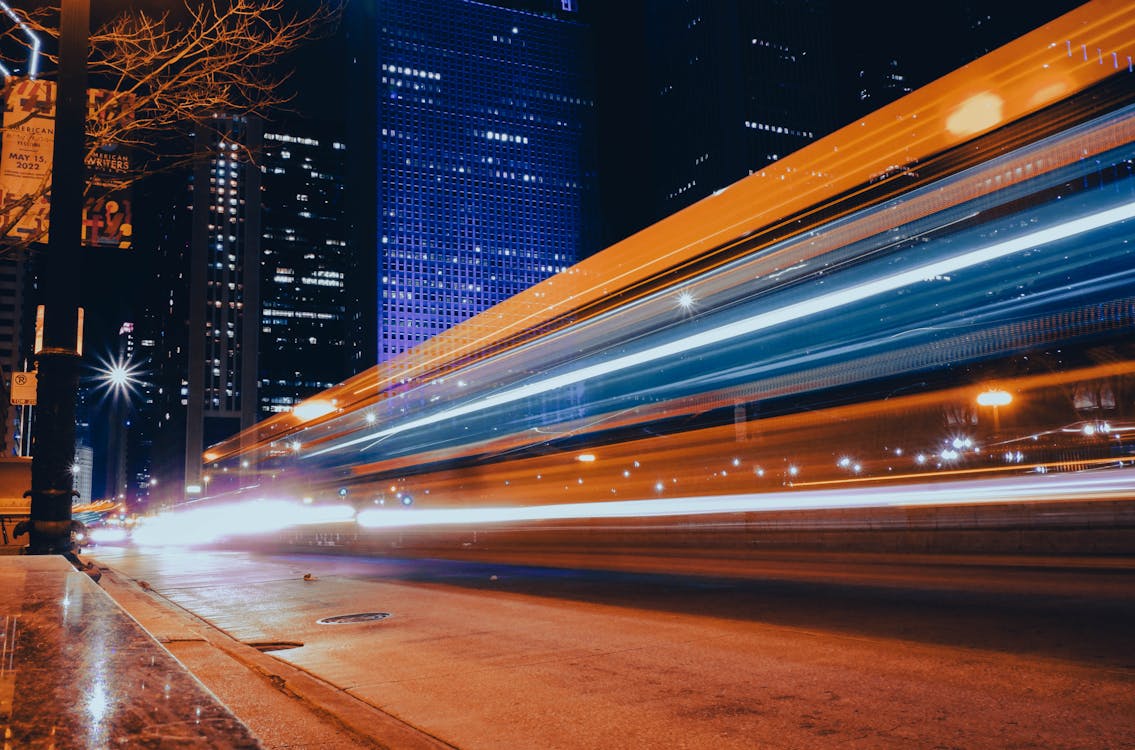 akşam, binalar, çevre yolu içeren Ücretsiz stok fotoğraf