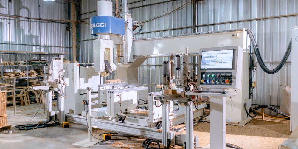 Máy CNC Gỗ Công Nghiệp: Ưu Điểm Và Ứng Dụng Chính