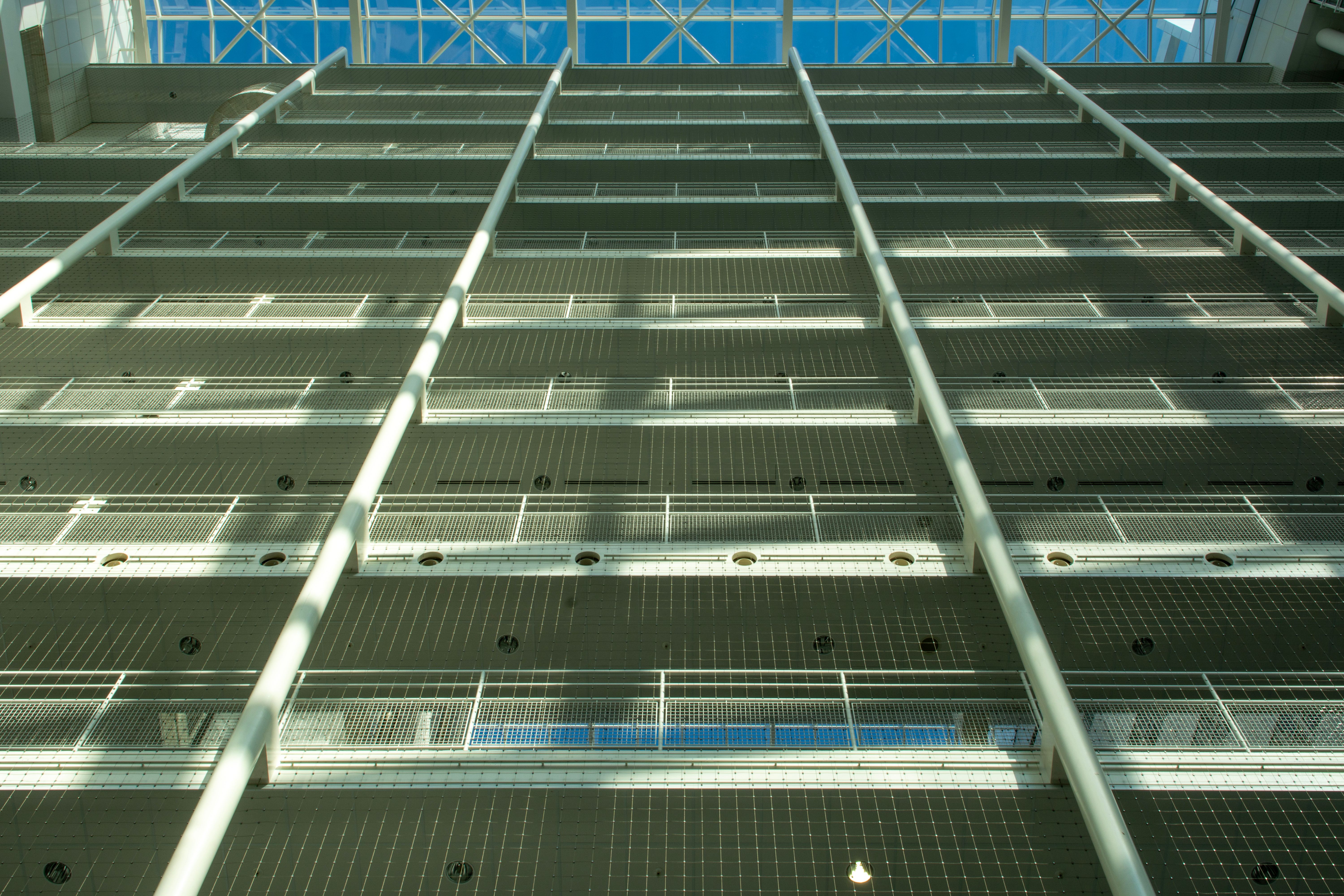 Balcony safety netting installation