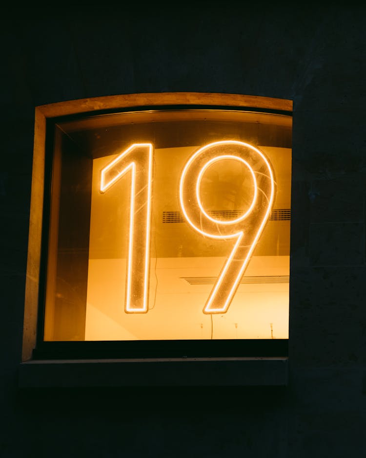 Neon Number 19