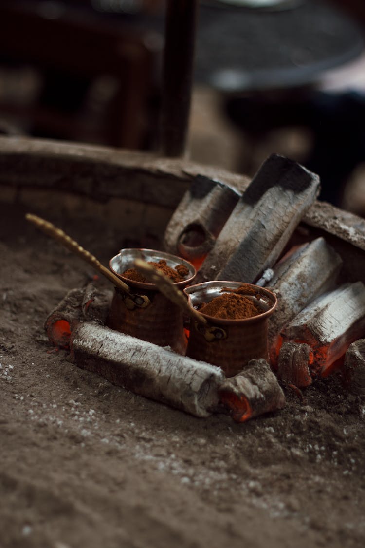 Wood Around Spices