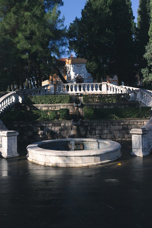 Immagine gratuita di alberi, città, fontana