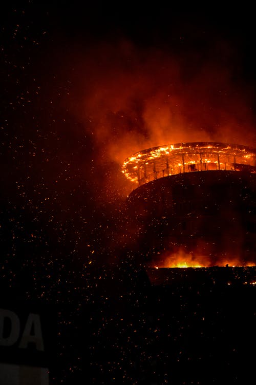 Foto profissional grátis de ameaça, ardente, calor