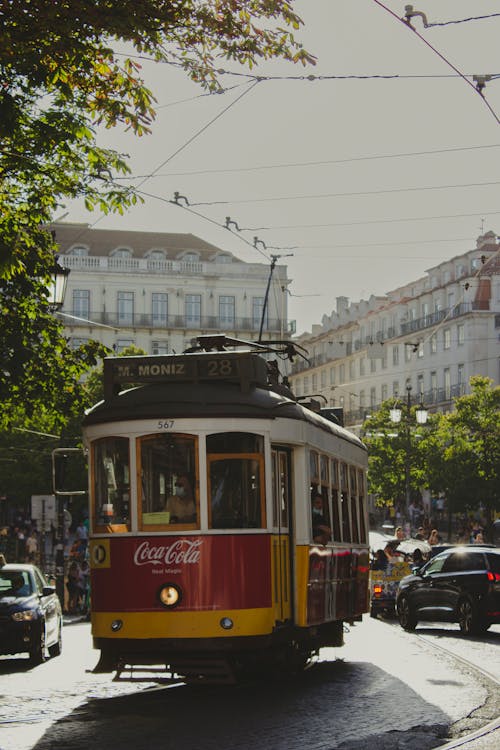 Fotobanka s bezplatnými fotkami na tému Coca Cola, električka, mesta