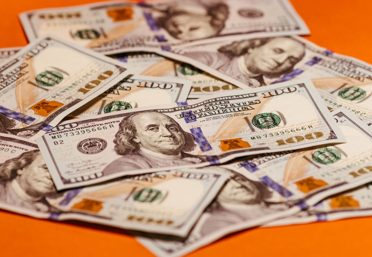 Strategy lifts cash reserves to $3.225 billion while keeping bitcoin holdings steady