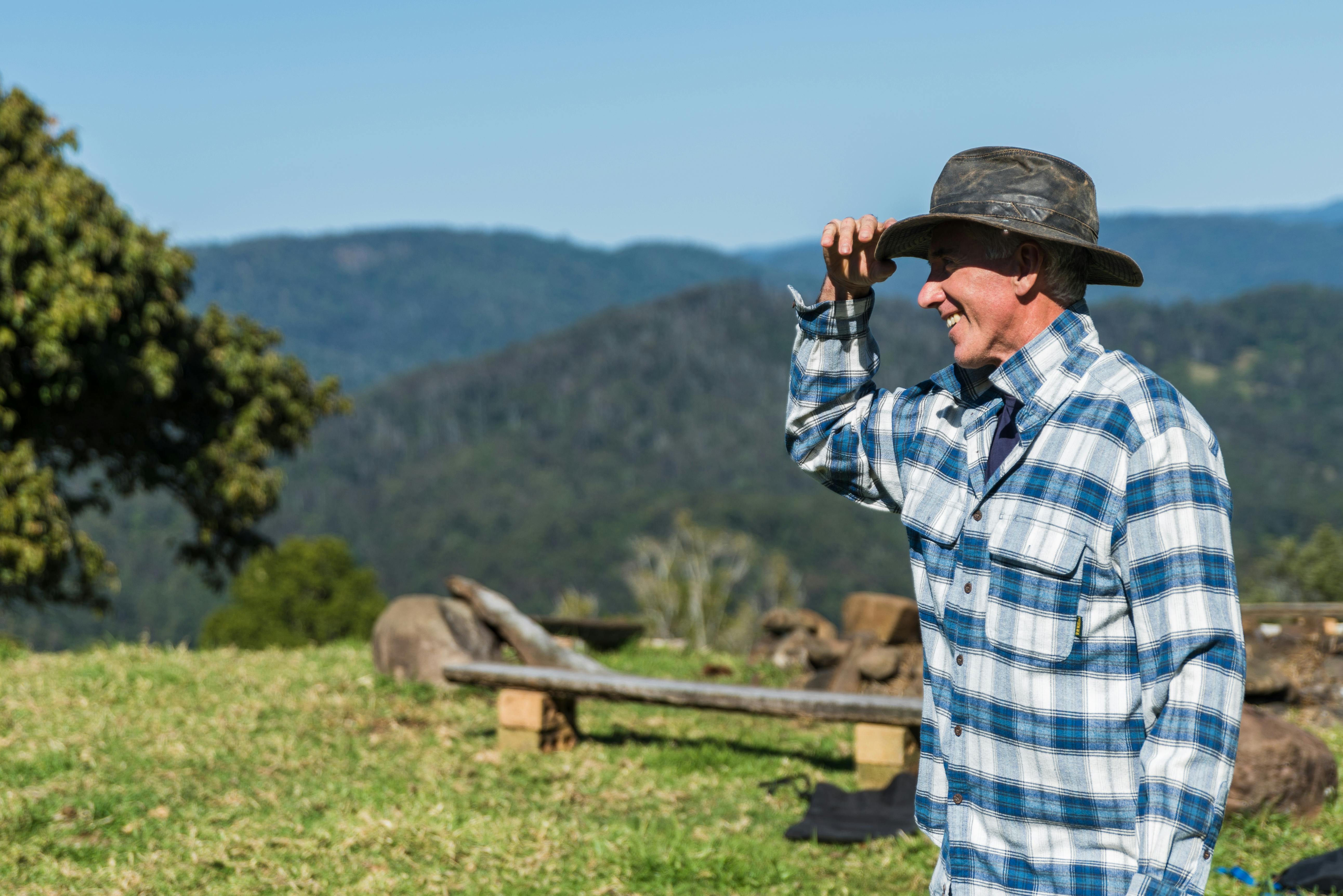 Farmer in the field. | Photo: Pexels