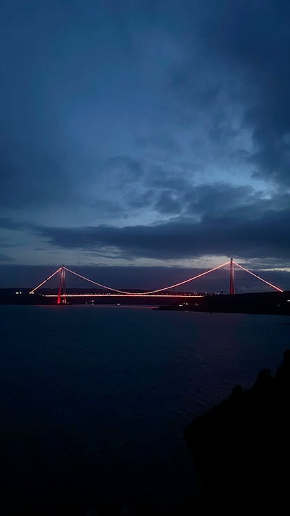 Fotobanka s bezplatnými fotkami na tému Istanbul, most, noc