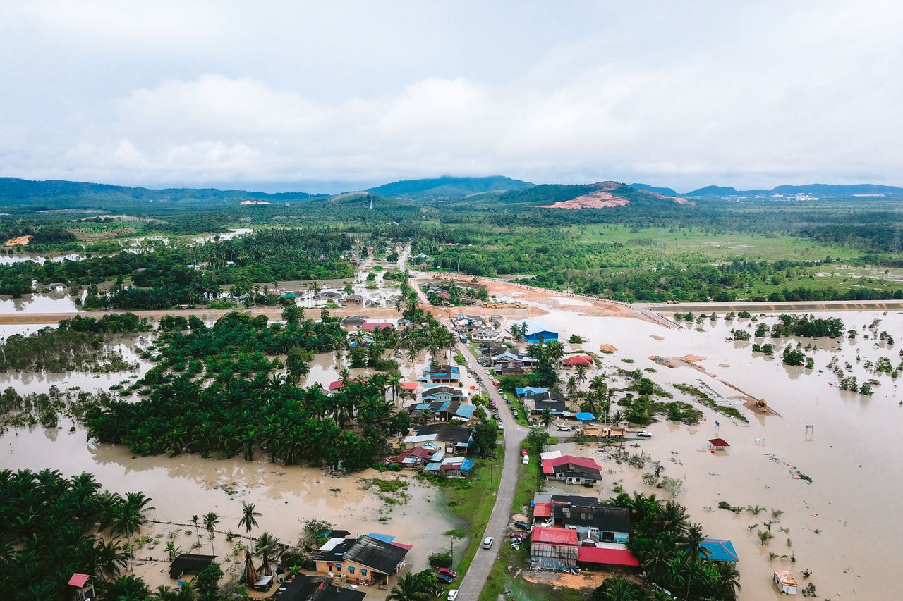 Glacial Collapse Triggers Deadly Floods in Nepal and Tibet