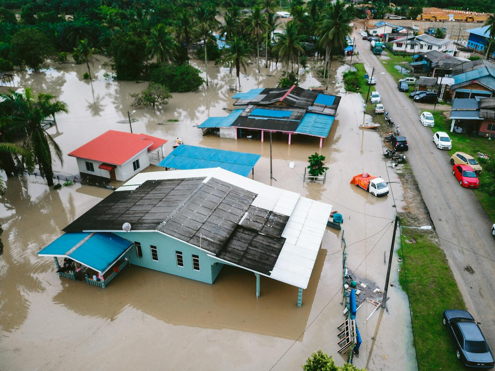 High River: 25 Flood-Affected Homes Auctioned Online by the Government – Houses Only, Land Not Included.