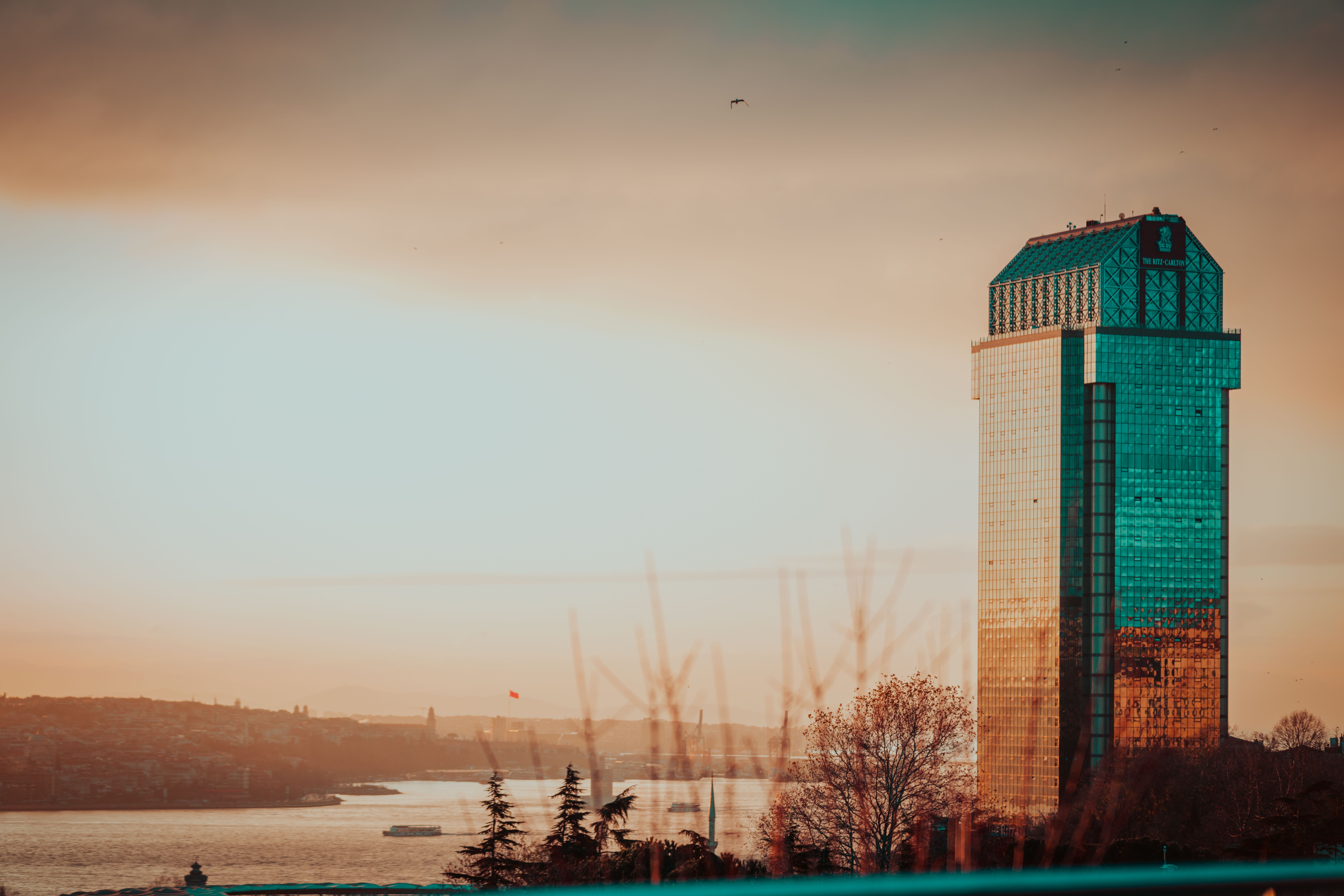 Navigating the Istanbul Fintech and Tech Scene for Serious Romance — SponsorClub
