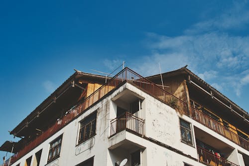 Fotos de stock gratuitas de abandonado, cielo limpio, dañado