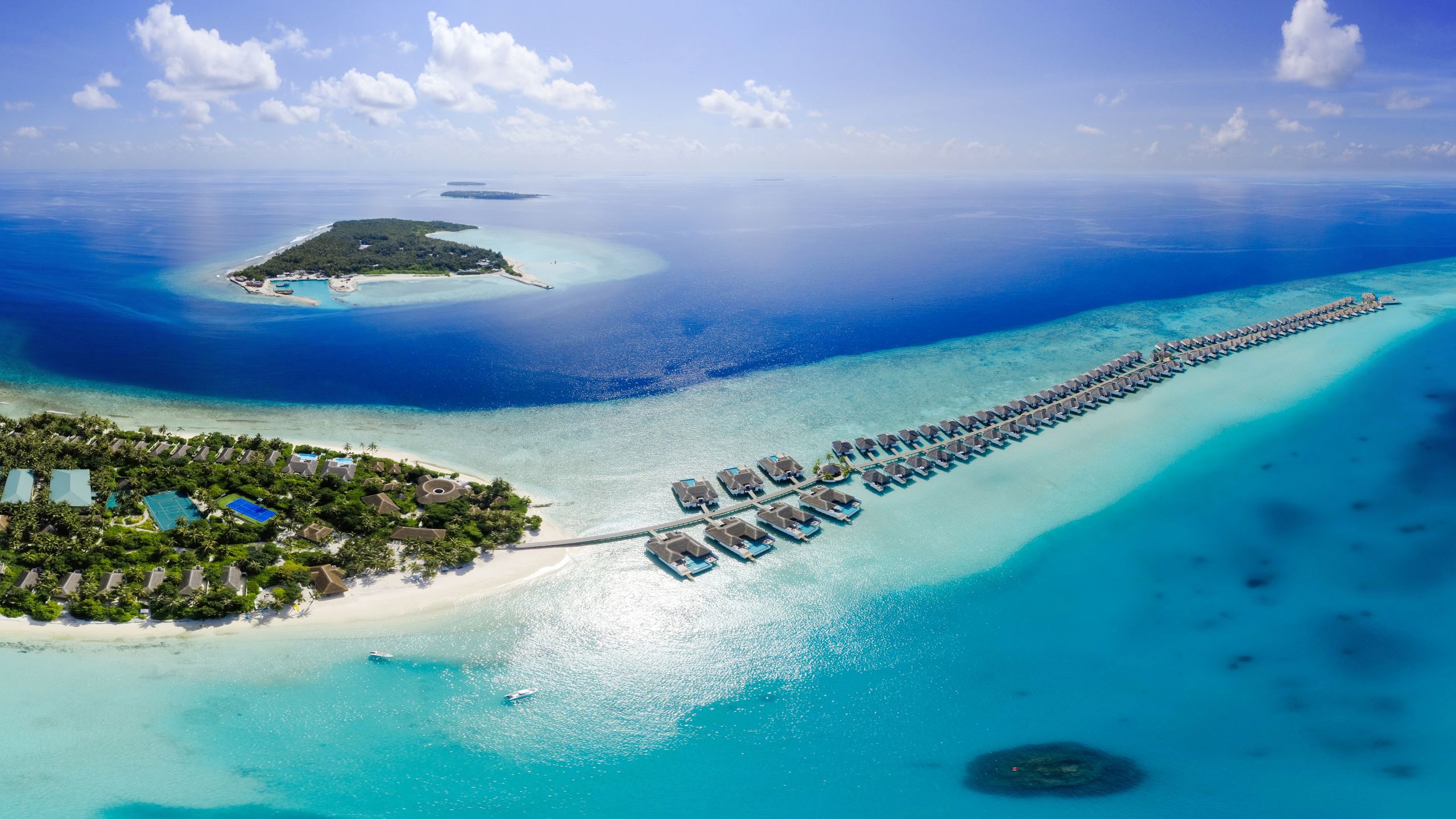 Luxury Travel Maldives: Premium Experiences Worth Every Penny in 2026