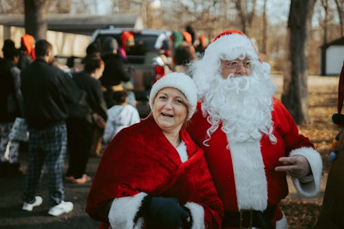 Foto profissional grátis de 4k, casal, fantasia de santa