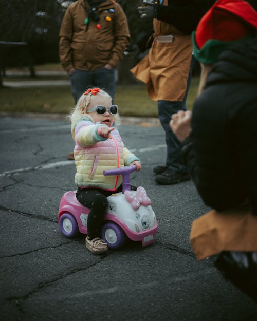 Ilmainen kuvapankkikuva tunnisteilla aurinkolasit, ihmiset, lapsi