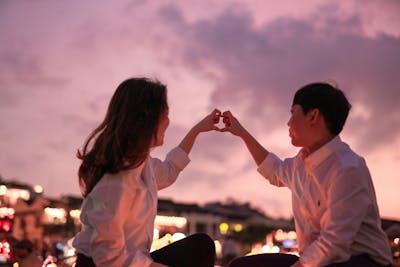 تعزيز العلاقات العاطفية