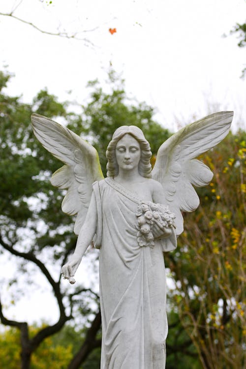Free Angel Figure on Cemetery Stock Photo