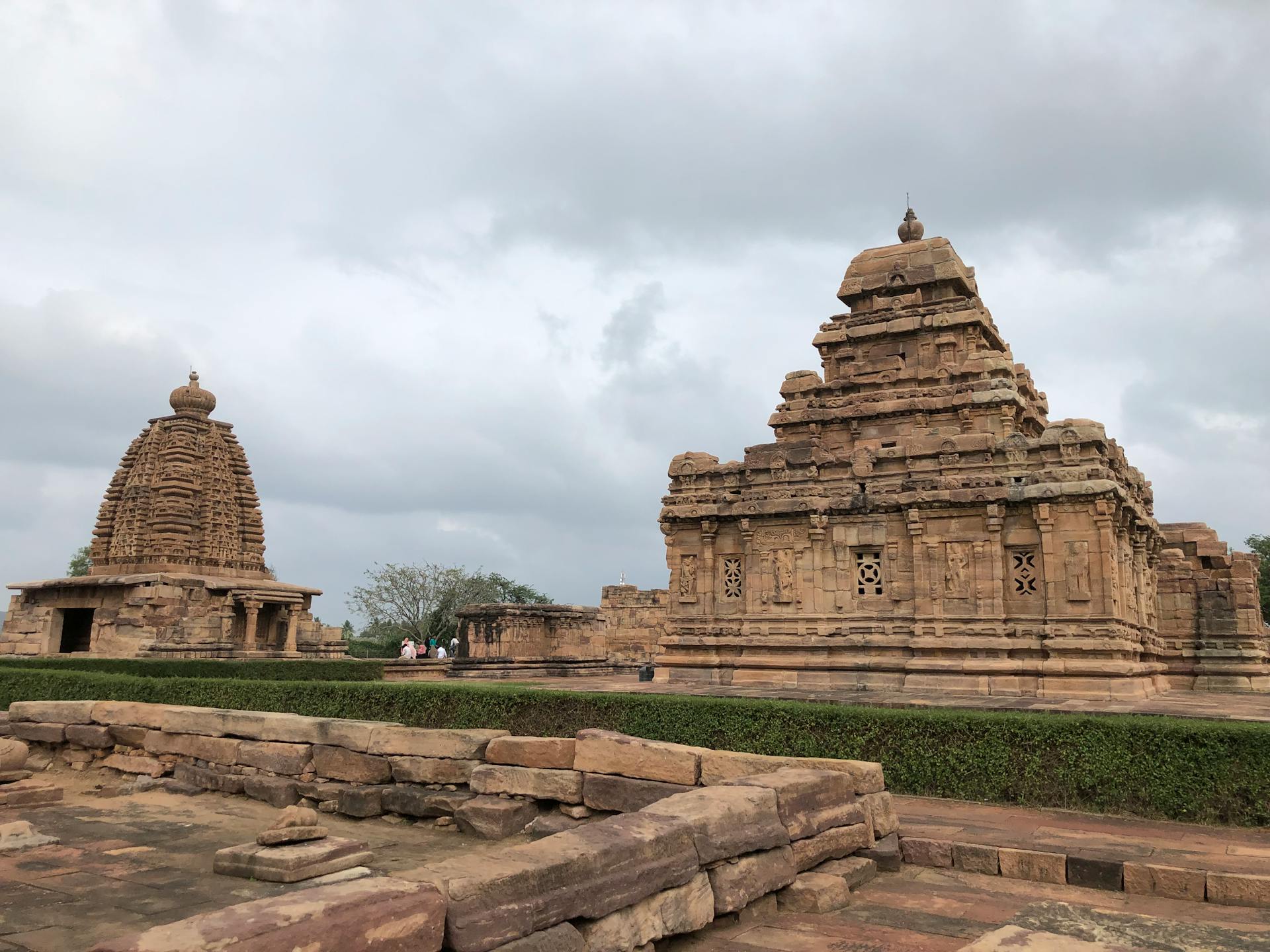 Historic stone temples in Pattadakal, showcasing Chalukyan architecture and Hindu heritage.