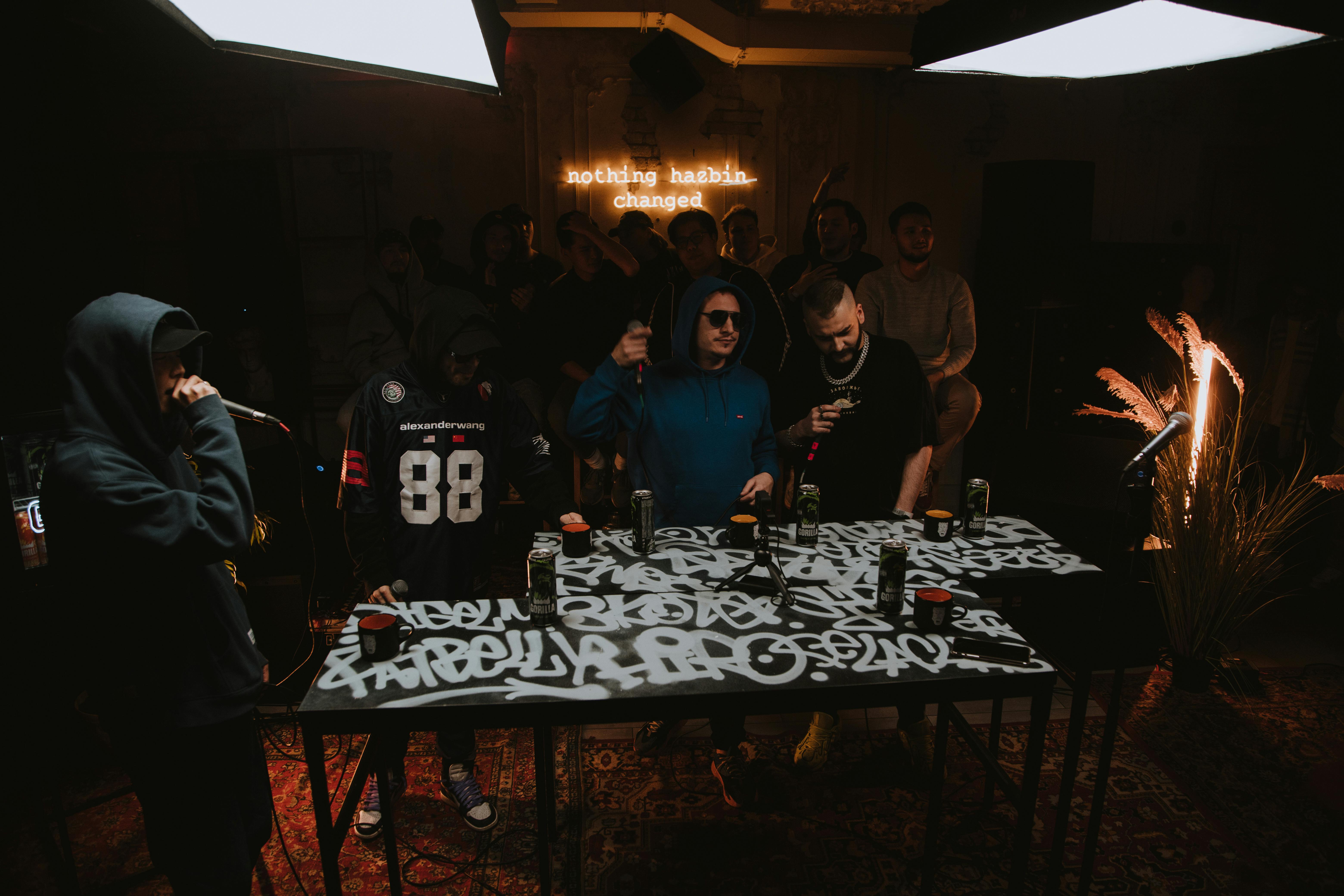 How Rap Reviews Shape Music Discovery in the Streaming Era — Photo by Din on Pexels