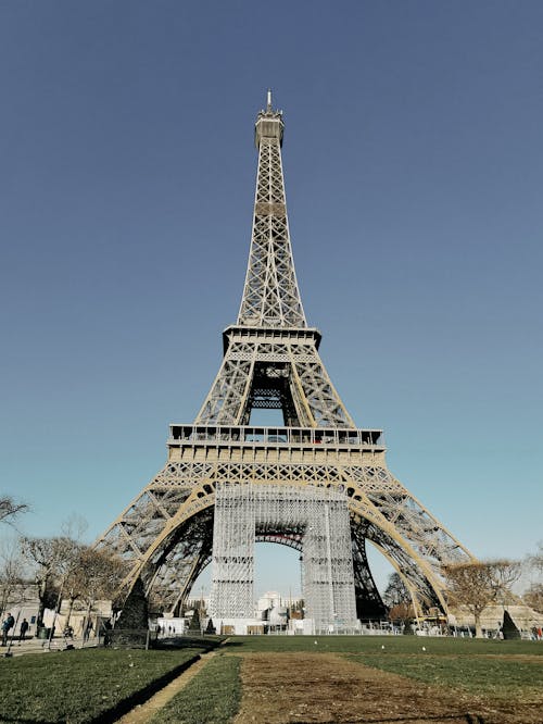Photo of the Eiffel Tower