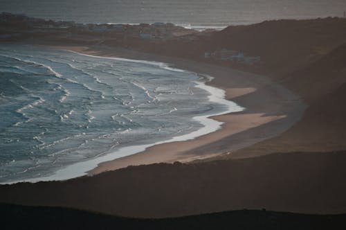 Foto d'estoc gratuïta de Costa, foto des d'un dron, mar