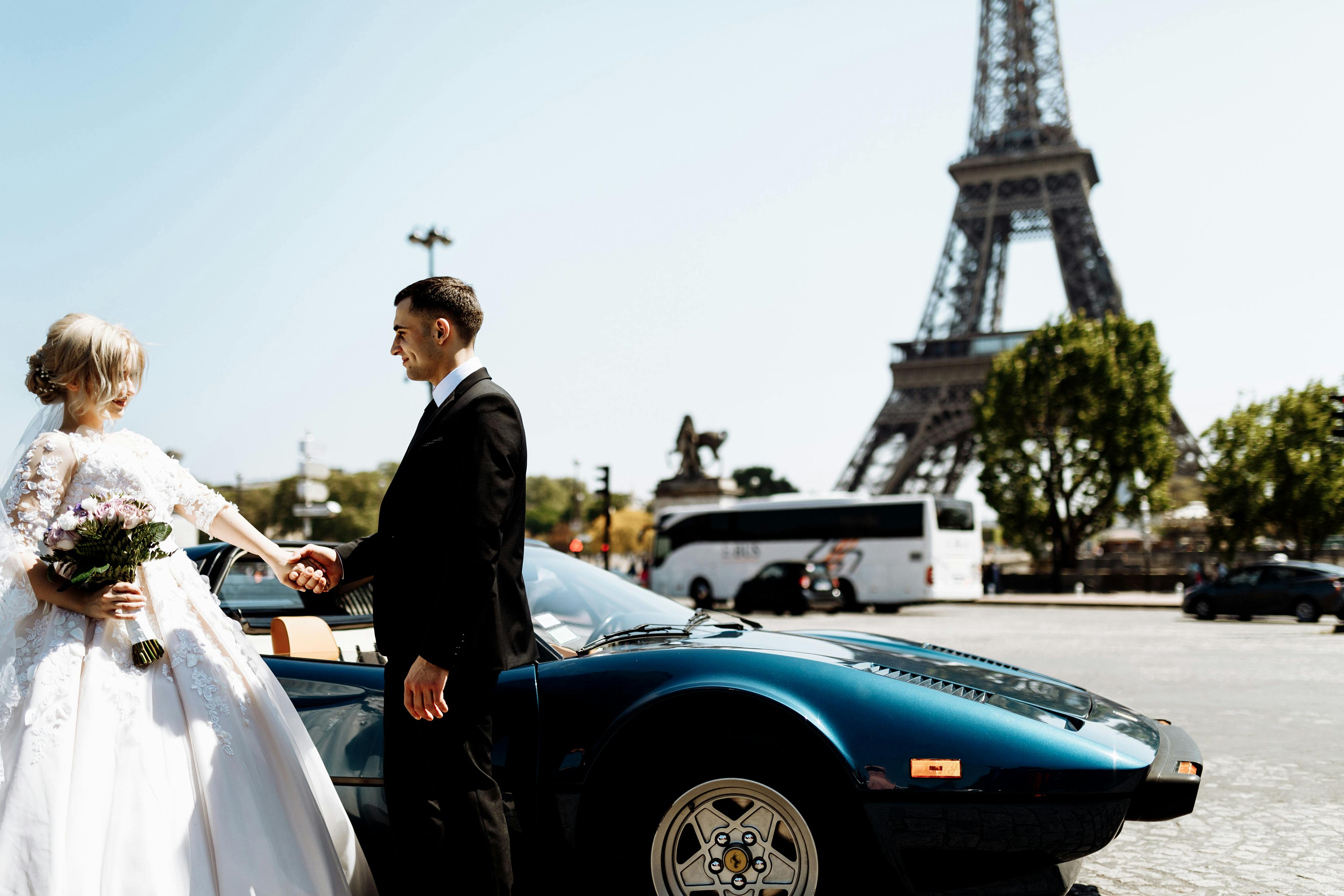 photo of newlywed in paris