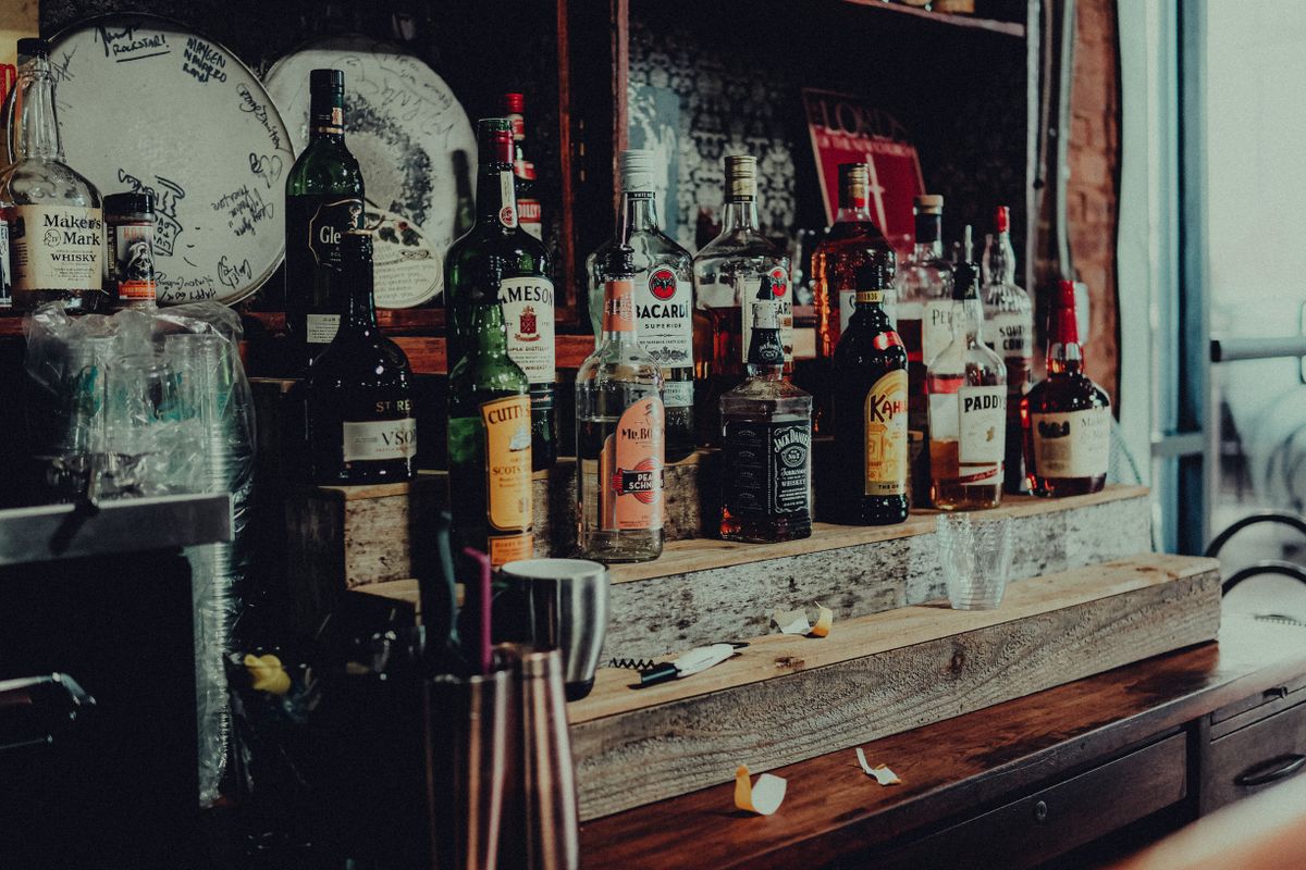 Quel alcool pour quel cocktail : le guide du débutant - Vodka : la base neutre et polyvalente