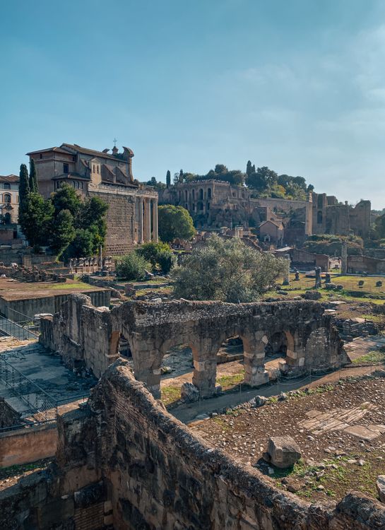 Ancient Roman Ruins · Free Stock Photo