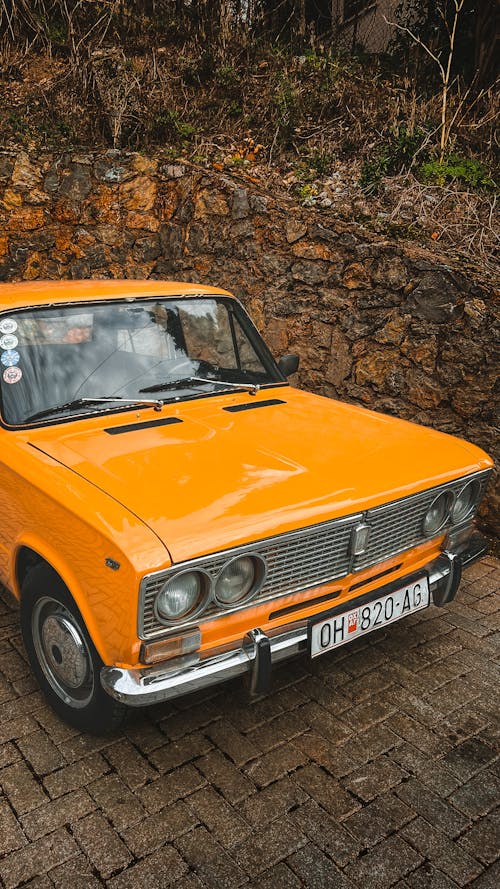 Foto profissional grátis de automóvel, carro amarelo, lada