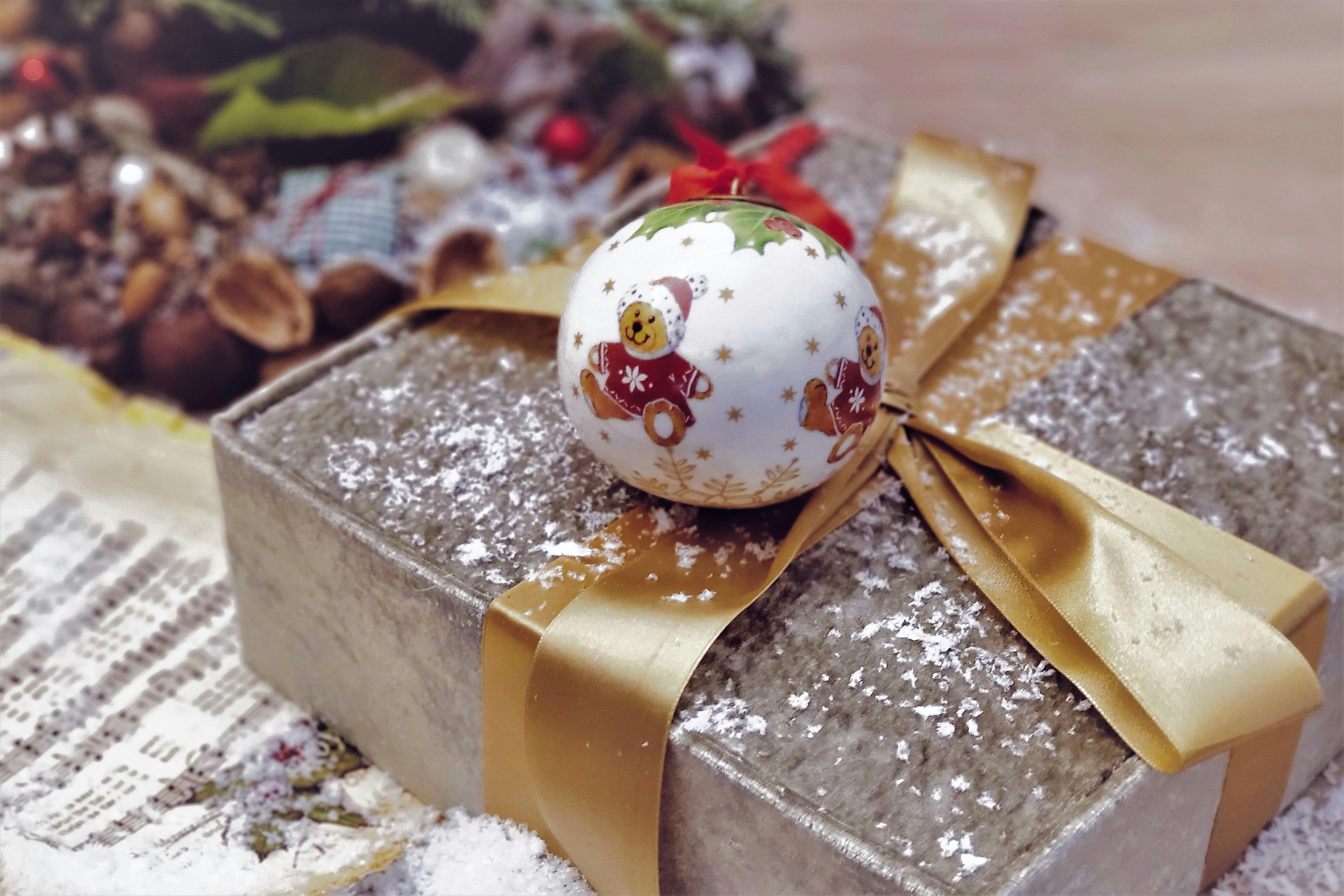 Jelang Valentine 2026: Jangan Bingung Lagi! Temukan Ide Kado Berkesan untuk Pasangan di Red Ribbon Gift