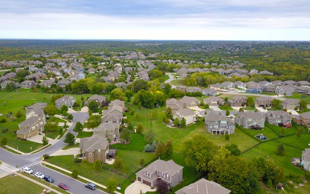 quartiere residenziale italiano case e palazzi